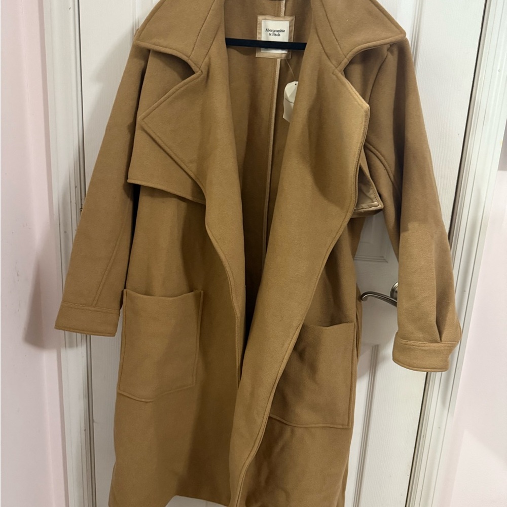 Abercrombie & Fitch Tan Trench Coat with Wide Lapels